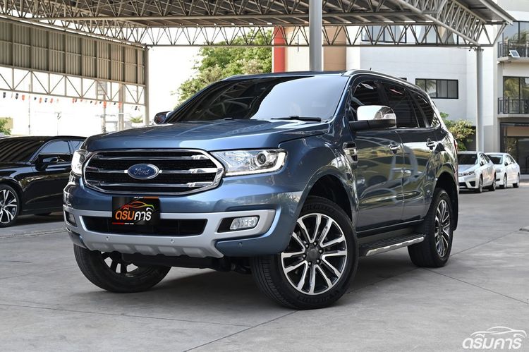รถ Ford Everest 2.0 Titanium Plus สี ฟ้า