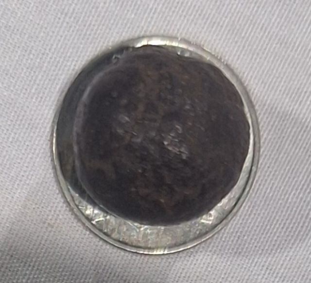 ลูกอมพอกครั่งหลวงพ่อทองสุขวัดโตนดหลวงเพชรบุรี