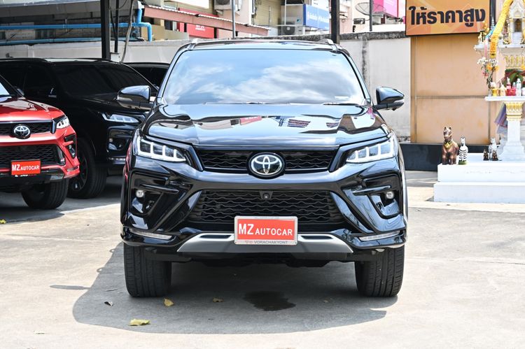 Toyota Fortuner 2024 2.4 Leader V 4WD Utility-car ดีเซล ไม่ติดแก๊ส เกียร์อัตโนมัติ ดำ รูปที่ 2