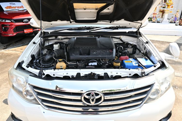 Toyota Fortuner 2012 3.0 V Utility-car ดีเซล ไม่ติดแก๊ส เกียร์อัตโนมัติ ขาว รูปที่ 4