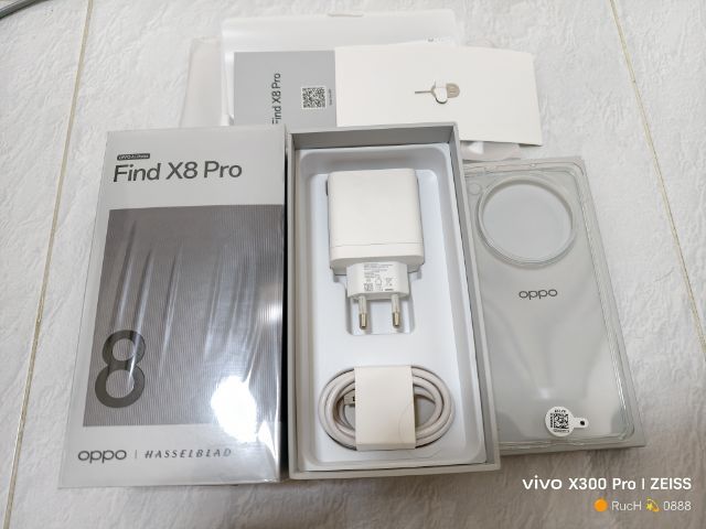 กล่องและอุปกรณ์แท้ Oppo Find X8 Pro รูปที่ 3