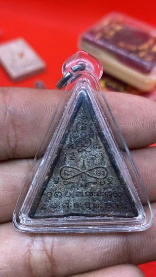 พระเครื่องปิดตา รูปที่ 2