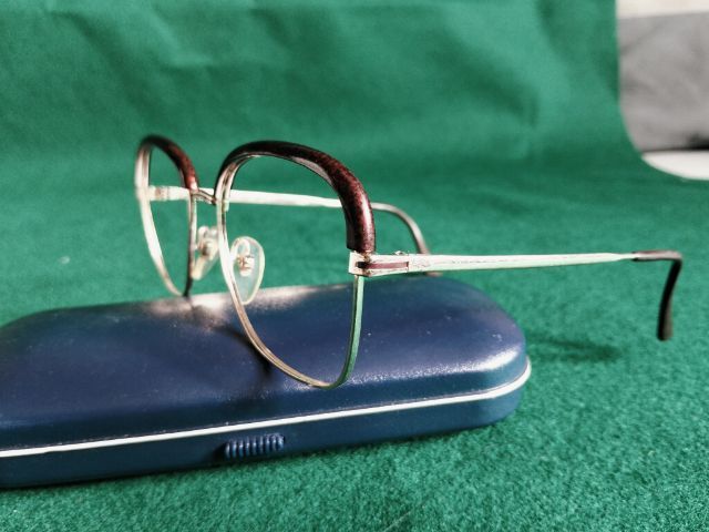 ขอขายกรอบแว่นตาวินเทจแบรนด์ Barbudo รุ่น Carabela made in Spain แว่นเป็นวัตถุ 22Kt .ขนาด 54-16-140มม.สภาพไม่ผ่านการใช้งาน old stock  รูปที่ 4