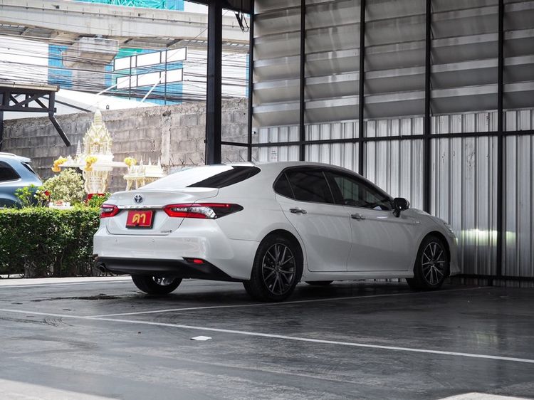 Toyota Camry 2022 2.5 HEV Premium Luxury Sedan ไฮบริด ไม่ติดแก๊ส เกียร์อัตโนมัติ ขาว รูปที่ 4