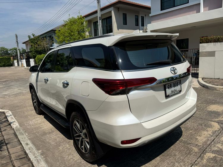 Toyota Fortuner 2016 2.4 V Utility-car ดีเซล เกียร์อัตโนมัติ ขาว รูปที่ 3