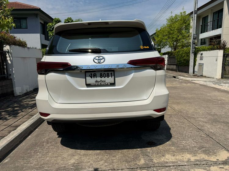 Toyota Fortuner 2016 2.4 V Utility-car ดีเซล เกียร์อัตโนมัติ ขาว รูปที่ 3