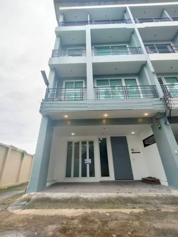 ให้เช่าทาวน์โฮม4ชั้นห้องมุม 300ตร.ม.ย่านรามอินทราใกล้แฟชั่นไอแลนส์,MRTวงแหวนรามอินทรา สามารถจดทะเบียนบริษัทได้