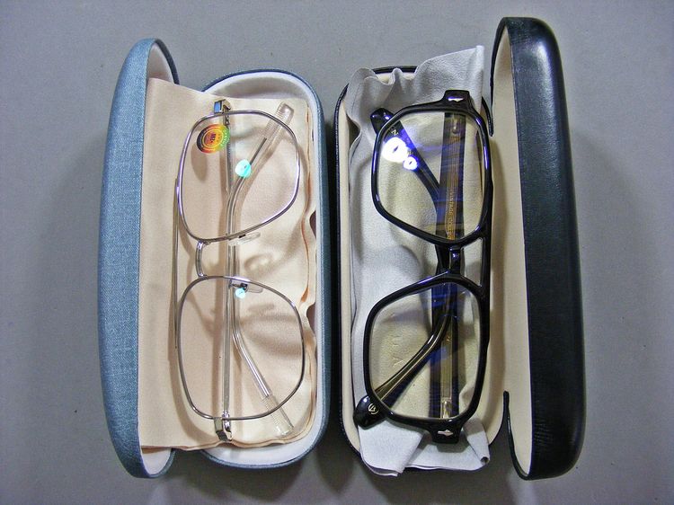 ทรงวินเทจ สวยเท่ห์ๆ แว่นสาตายาว ออกแดดเปลี่ยนสี 