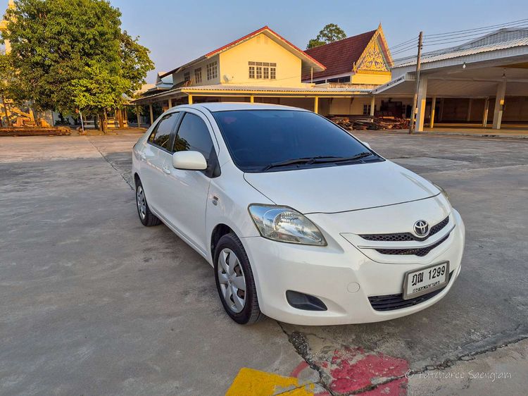 Toyota Vios 2010 1.5 J Sedan เบนซิน ไม่ติดแก๊ส เกียร์อัตโนมัติ ขาว รูปที่ 2
