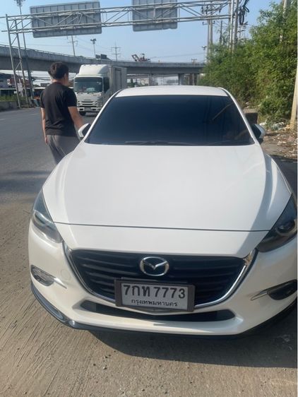 รถ Mazda Mazda3 2.0 C สี ขาว