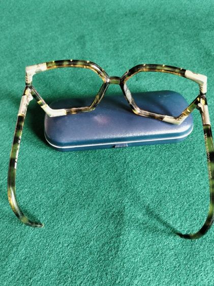 ขอขายกรอบแว่นตาวินเทจหญิงยุค 80s แบรนด์ Ted lapidus Paris รุ่น Tl 1414 made in France หายาก มากทรงใหญ่ลายกระสีน้ำตาลทรงจะเหลี่ยม รูปที่ 7