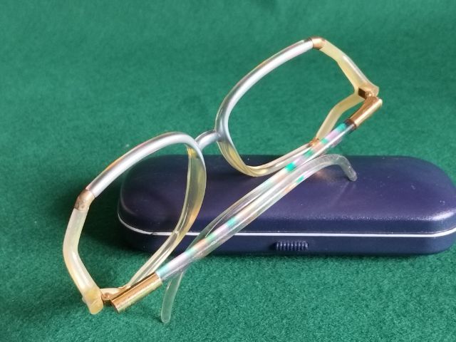 ขอขายกรอบแว่นตาวินเทจหญิงยุค 80s แบรนด์ Ted lapidus Paris รุ่น Tl 10  made in France หายาก มากทรงใหญ่ลายกระสีสัน ทรงจะเหลี่ยมๆ  รูปที่ 14