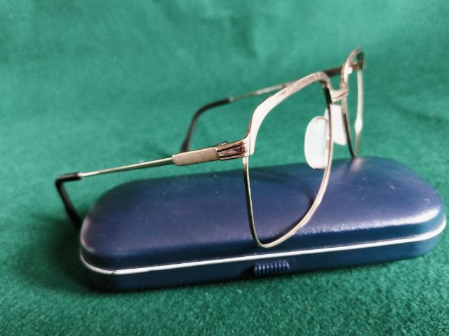 ขอขายกรอบแว่นตาวินเทจหายากแบรนด์ Metzler รุ่น 0752 made in Germany ขนาด 56-18-140มม.กรอบสีคล้ายนาค  รูปที่ 4