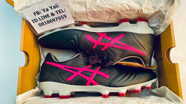 ไม่ระบุ ชมพู รองเท้าฟุตบอล Asics Ultrezza2