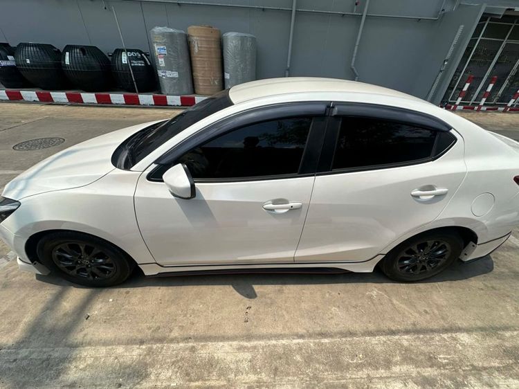 Mazda Mazda 2 2019 1.3 High Connect Sedan เบนซิน ไม่ติดแก๊ส เกียร์อัตโนมัติ ขาว รูปที่ 3