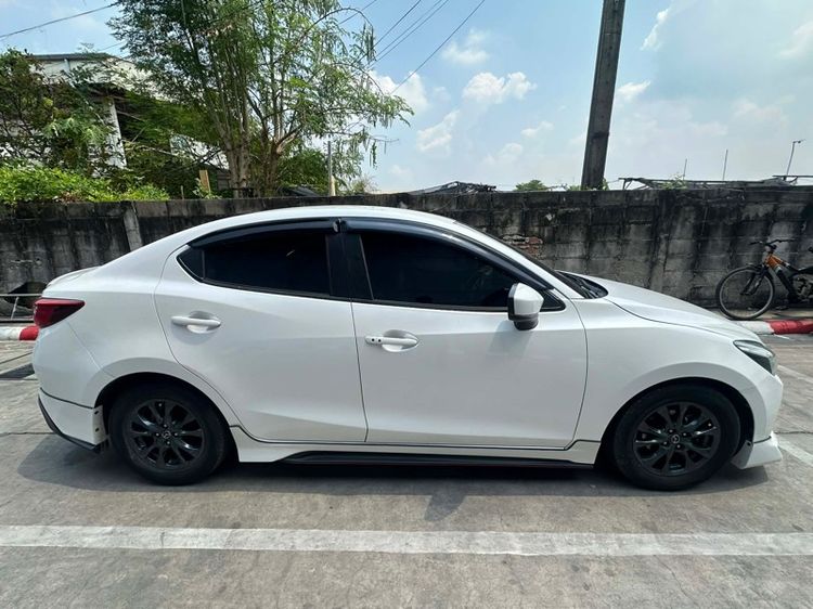 Mazda Mazda 2 2019 1.3 High Connect Sedan เบนซิน ไม่ติดแก๊ส เกียร์อัตโนมัติ ขาว รูปที่ 2