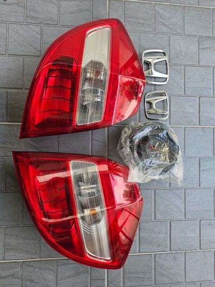 ไฟท้ายHONDA แจ๊สแท้-โลโก้แท้ หน้า หลัง ลำโฟร JBL ทั้งหมดนี้ 1800 สนจัยโทร 0850999805 เจ้าของจัยดี