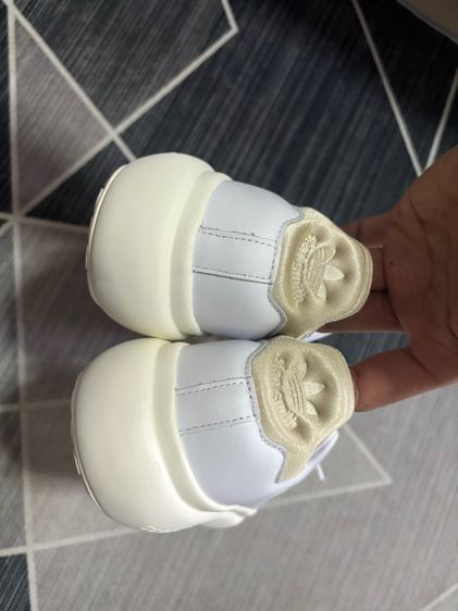 รองเท้า adidas  รูปที่ 3