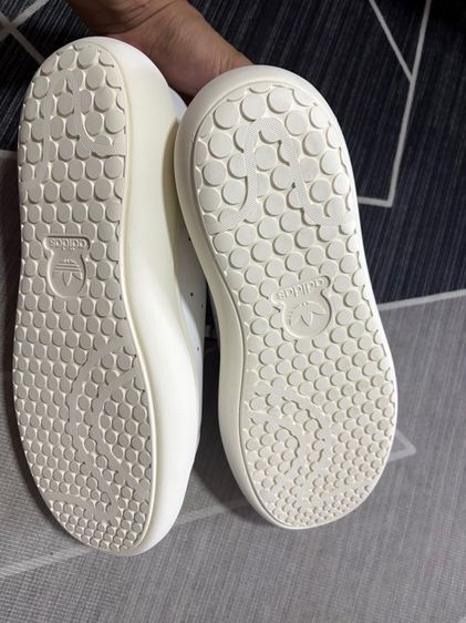 รองเท้า adidas  รูปที่ 4