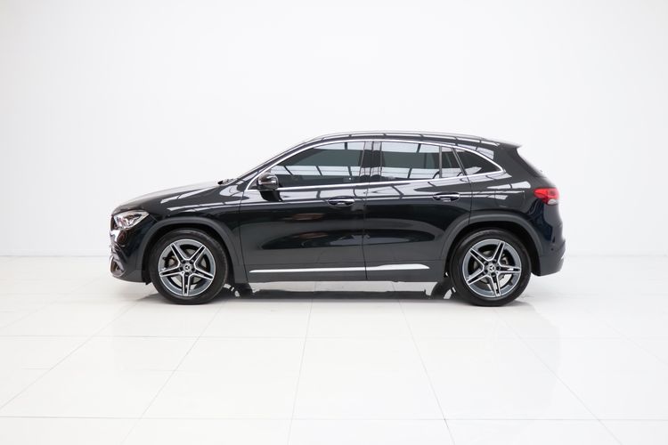 Mercedes-Benz GLA-Class 2022 GLA200 Sedan เบนซิน ไม่ติดแก๊ส เกียร์อัตโนมัติ ดำ รูปที่ 4