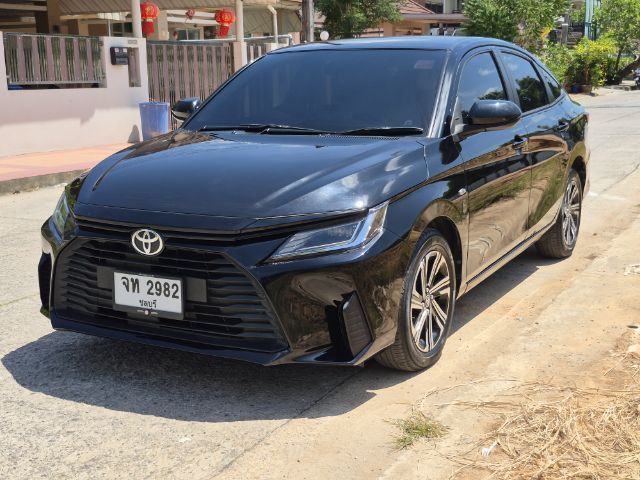 รถ Toyota Yaris ATIV 1.2 Smart สี ดำ