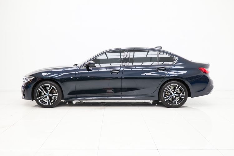 BMW Series 3 2022 320Li Sedan เบนซิน ไม่ติดแก๊ส เกียร์อัตโนมัติ ดำ รูปที่ 4