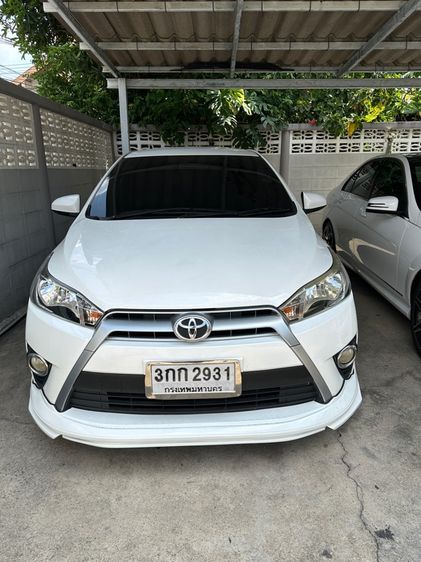 รถ Toyota Yaris 1.2 E สี ขาว