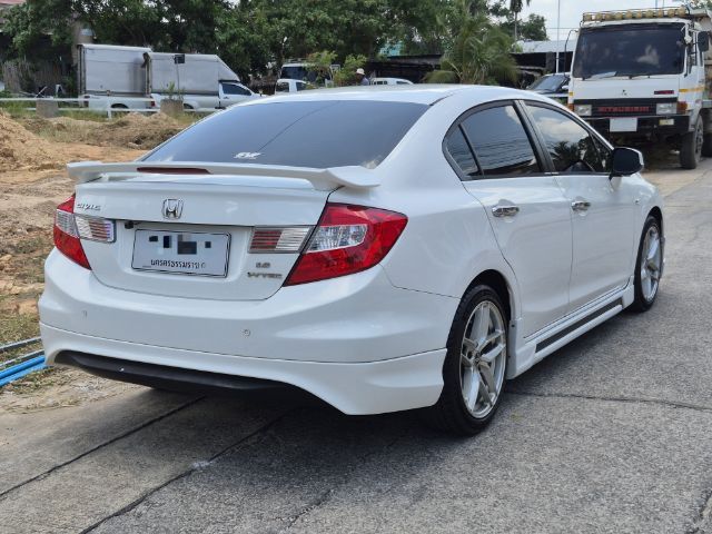 Honda Civic 2013 1.8 E i-VTEC Sedan เบนซิน ไม่ติดแก๊ส เกียร์อัตโนมัติ ขาว รูปที่ 2