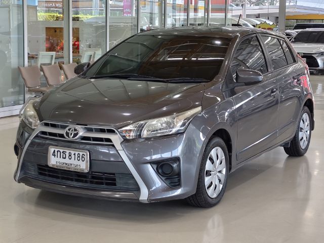 รถ Toyota Yaris 1.2 E สี เทา