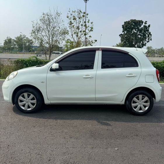 Nissan March 2012 1.2 E Sedan เบนซิน ไม่ติดแก๊ส เกียร์อัตโนมัติ ขาว รูปที่ 4