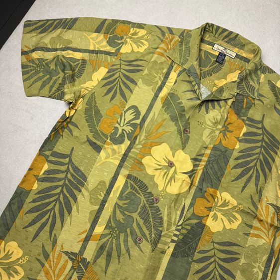 เสื้อฮาวายลายดอก​ Tommy Bahama ผ้า 100 Silk กระเป๋า​ต่อลาย Size M รูปที่ 3