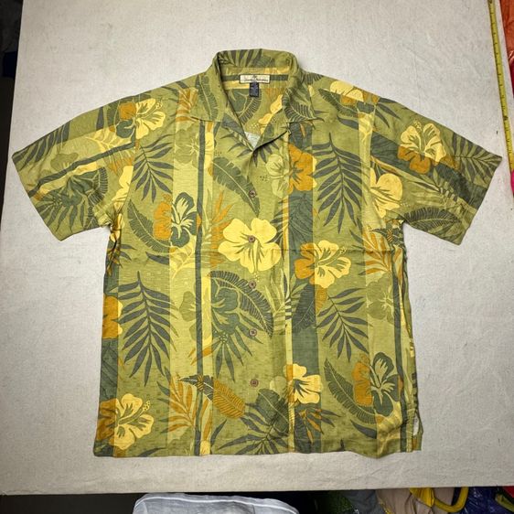 เสื้อฮาวายลายดอก​ Tommy Bahama ผ้า 100 Silk กระเป๋า​ต่อลาย Size M