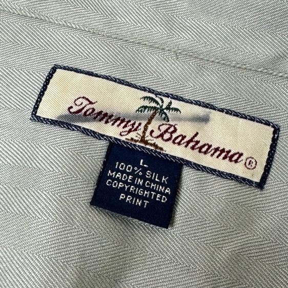 เสื้อฮาวายลายดอก​ Tommy Bahama ผ้า 100 Silk กระเป๋า​ต่อลาย Size L รูปที่ 4