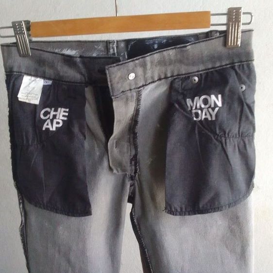 Cheap Monday แท้
กางเกงยีนส์สกินนี่  ลายสวย เท่ ๆ รูปที่ 8