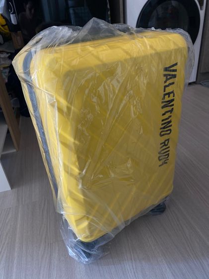 กระเป๋าเดินทาง ขนาด 20 นิ้ว