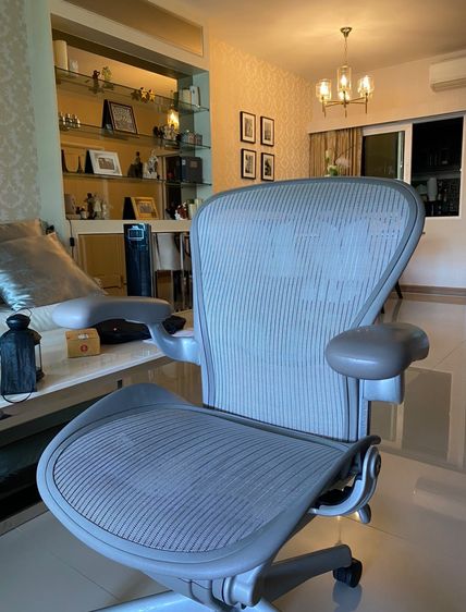 เก้าอี้ Herman Miller Aeron แท้ Size B สี Mineral สภาพดี
