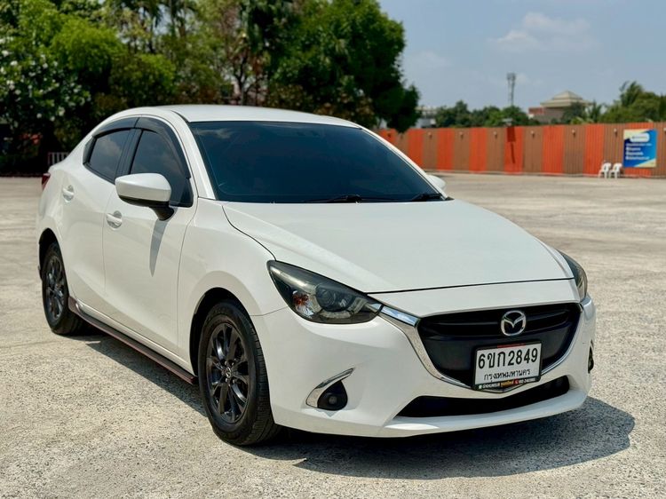 Mazda Mazda 2 2019 1.3 Skyactiv-G S Leather Sedan Sedan เบนซิน ไม่ติดแก๊ส เกียร์อัตโนมัติ ขาว รูปที่ 3