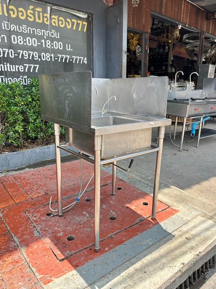 ซิงค์สแตนเลส เกรด 304 แบบ 1 หลุม พร้อม 2 ก็อกน้ำ มีฉากกั้นกันกระเด็น  (ขนาดกว้าง 70 CM.) รูปที่ 4