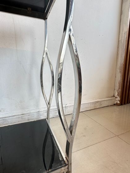 โต๊ะคอนโซล ท็อปและชั้นวางกระจกเทมเปอร์ สีดำ โครงขาสแตนเลส รูปที่ 11