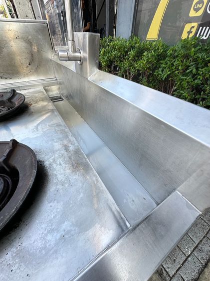 เตาสแตนเลส เกรด 304 (เตาไทย) 2 หัว หัวเตา KB5 1 ก็อกน้ำ ด้านบนเตามีรางน้ำ ชั้นวางระแนง  รูปที่ 11