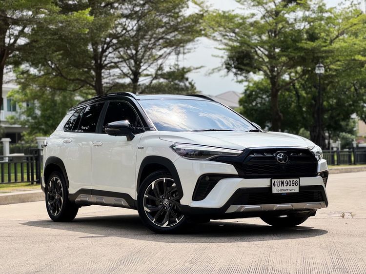 Toyota Corolla Cross 2023 1.8 Hybrid Premium Safety GR Sport Utility-car ไฮบริด ไม่ติดแก๊ส เกียร์อัตโนมัติ ขาว รูปที่ 3