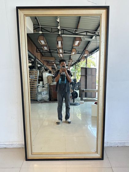 บานกระจกเงา กรอบไม้จริงสีน้ำตาล ติดคิ้วไม้สีทอง รูปที่ 4