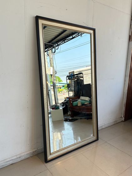 บานกระจกเงา กรอบไม้จริงสีน้ำตาล ติดคิ้วไม้สีทอง รูปที่ 2