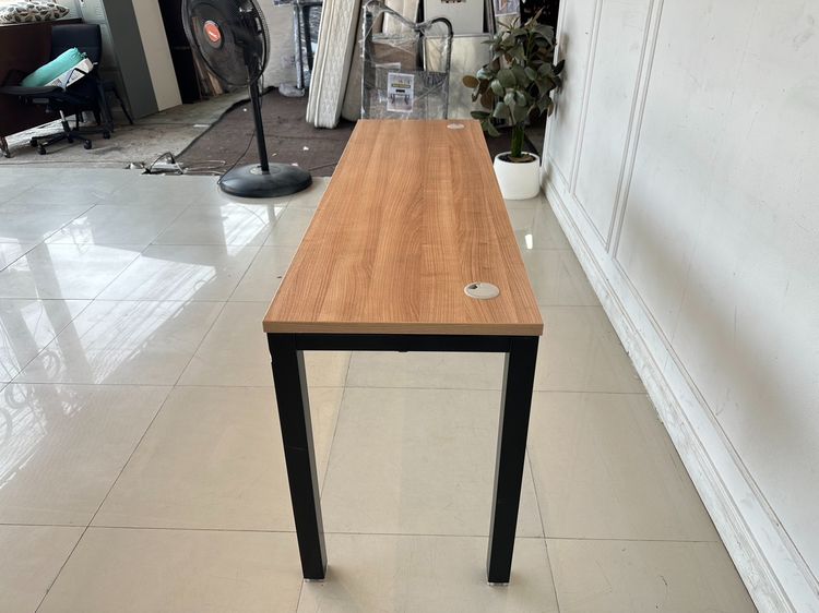 โต๊ะทำงาน ท็อปไม้ MDF สีน้ำตาล มีรางปลั๊กไฟ โครงขาเหล็กสีดำ (ขนาดกว้าง 160CM.)  รูปที่ 5