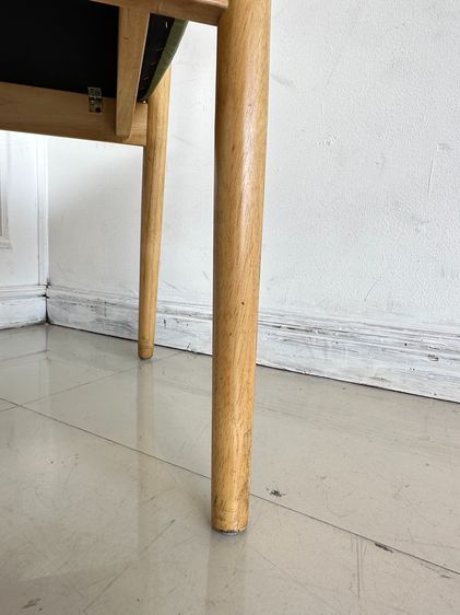 เก้าอี้อาร์มแชร์ สไตล์โมเดิร์น เบาะหุ้มหนัง PU สีเขียว โครงขาและพักแขนไม้จริง รูปที่ 11