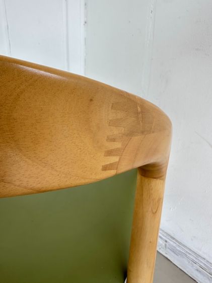 เก้าอี้อาร์มแชร์ สไตล์โมเดิร์น เบาะหุ้มหนัง PU สีเขียว โครงขาและพักแขนไม้จริง รูปที่ 6