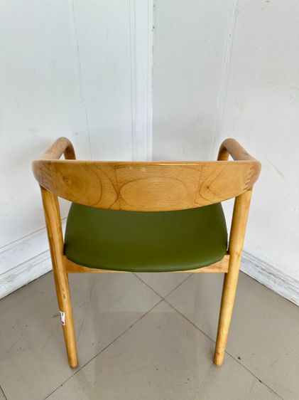 เก้าอี้อาร์มแชร์ สไตล์โมเดิร์น เบาะหุ้มหนัง PU สีเขียว โครงขาและพักแขนไม้จริง รูปที่ 5