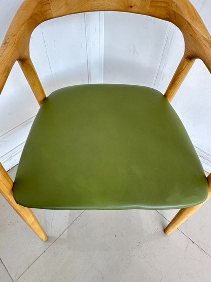 เก้าอี้อาร์มแชร์ สไตล์โมเดิร์น เบาะหุ้มหนัง PU สีเขียว โครงขาและพักแขนไม้จริง รูปที่ 9