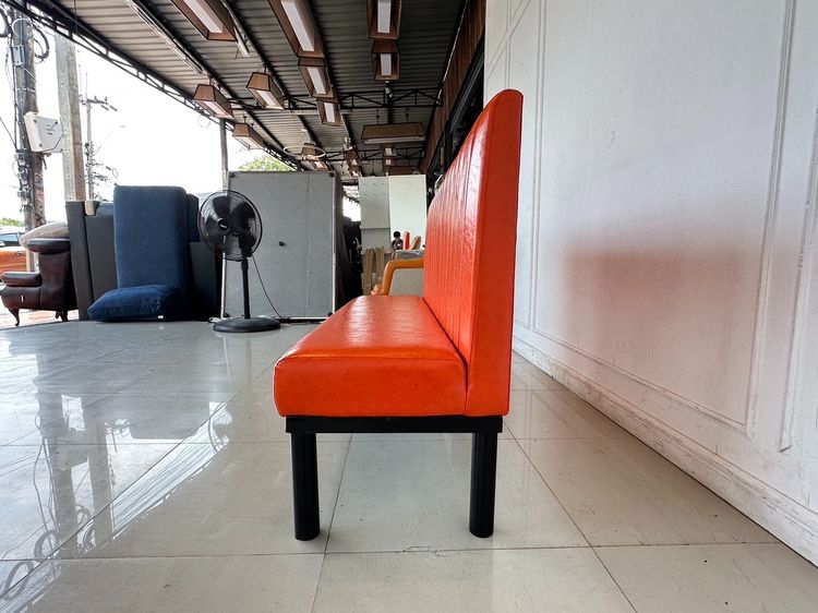  โซฟา 3 ที่นั่ง เบาะหนัง PU สีส้ม โครงขาเหล็กสีดำ (ตัวใหญ่)  รูปที่ 5