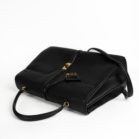 กระเป๋า Classique Leather bag ครบเซ็ท เข้ามาดูสินค้าจริงที่ร้านได้ รูปที่ 5